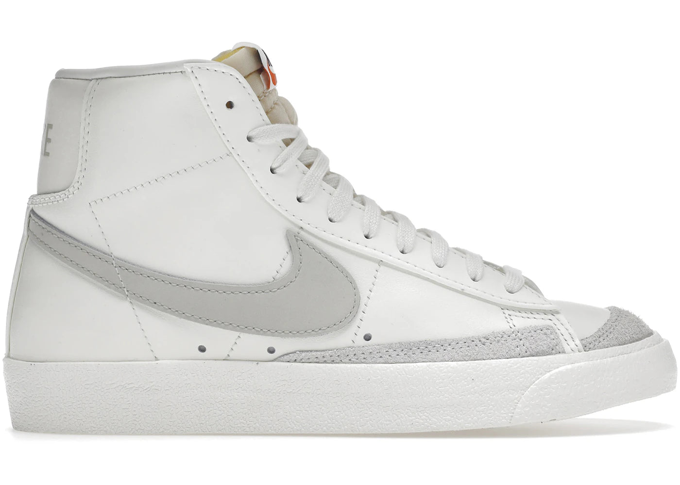 Nike Blazer Mid 77 Vintage-Sail Light Bone (Women's)