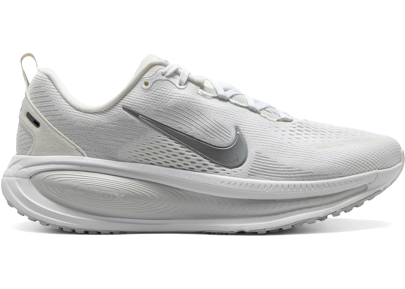 Nike Vomero 18 - Blanc Poussière de Photon Sommet Blanc Argent Métallisé (Femme)