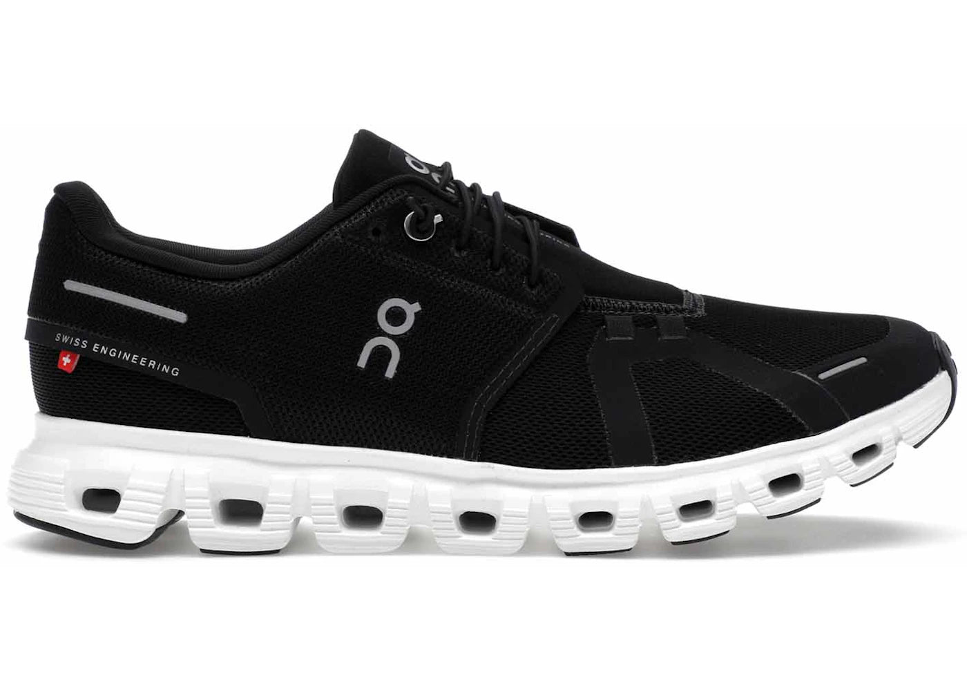 On Running Cloud 6 - Noir et blanc (Femme)