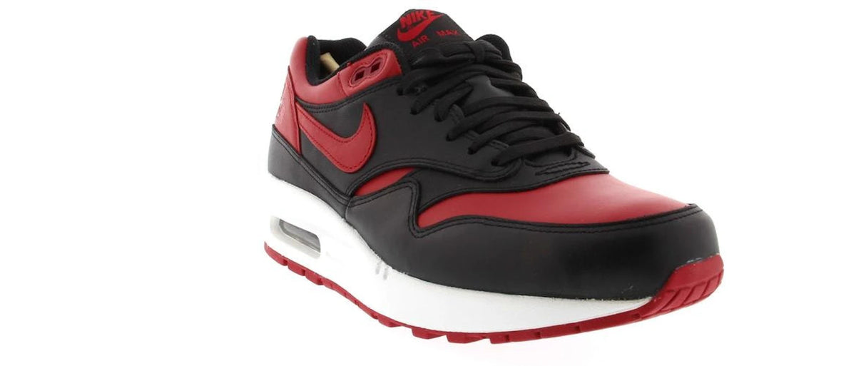 Nike Air Max 1 Bred - alternate angle 2