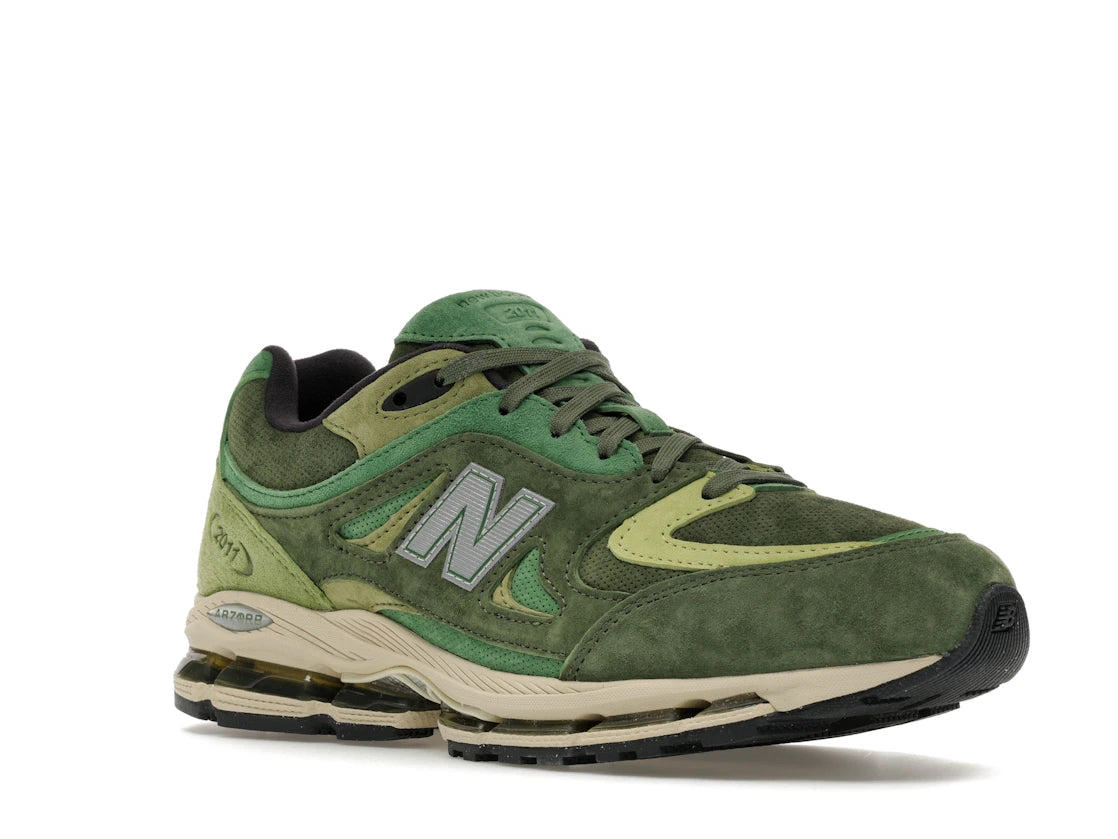 New Balance 2011 Kith Leaf Green - alternate angle 2
