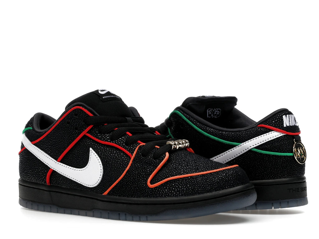 Nike SB Dunk Low Bronx Girls Skate - alternate angle 2