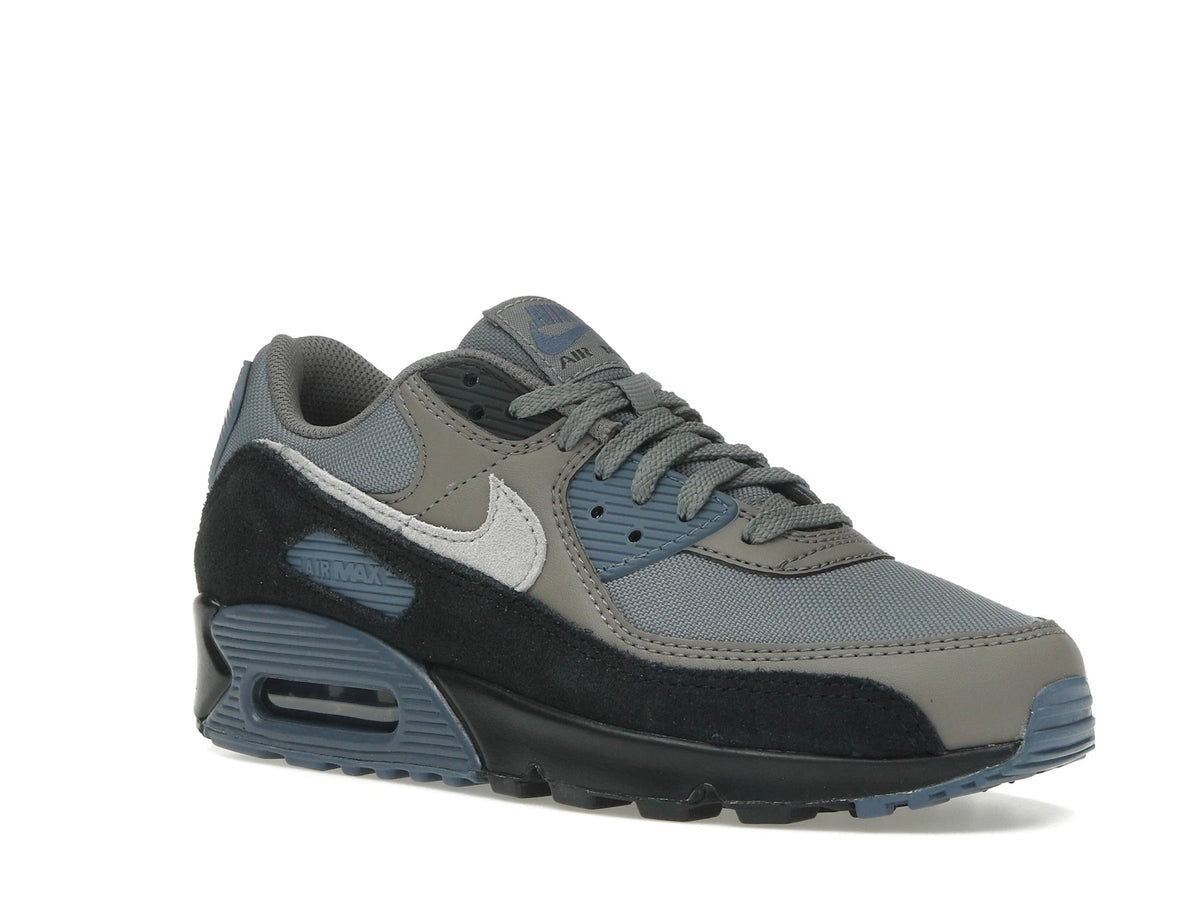Nike Air Max 90 Smoke Grey Diffused Blue - alternate angle 2