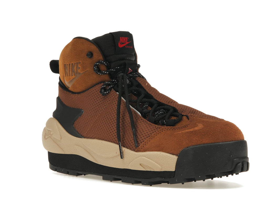 Nike Magmascape SP sacai Light British Tan - alternate angle 2