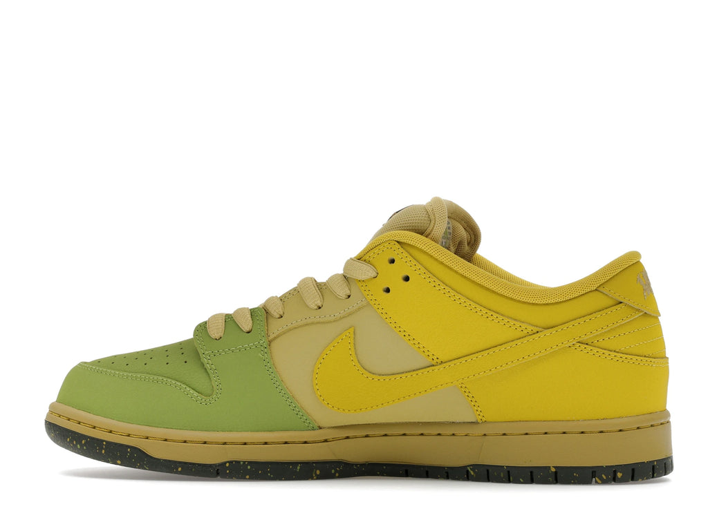 Nike SB Dunk Low Pro Hatch Chili - alternate angle 1