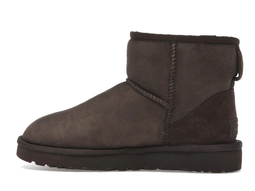 Bottes UGG Classic Mini II couleur cacao poudré