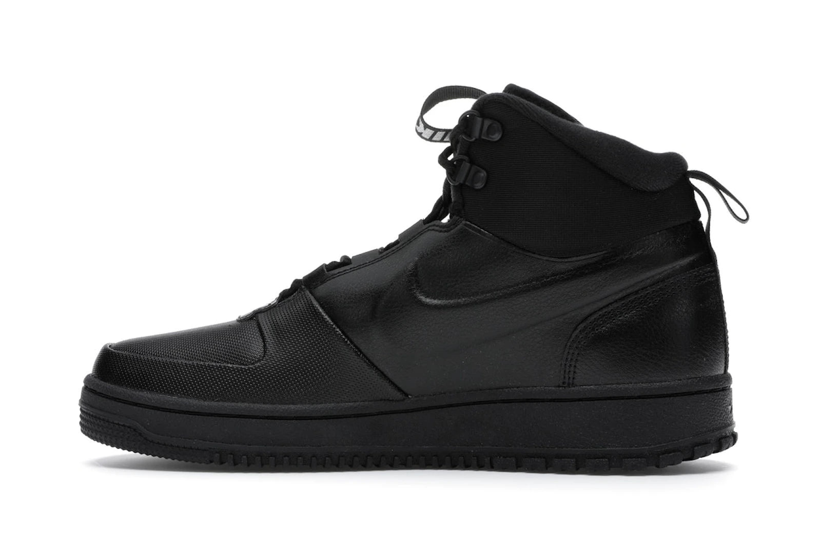 Nike Path WNTR Black - alternate angle 1